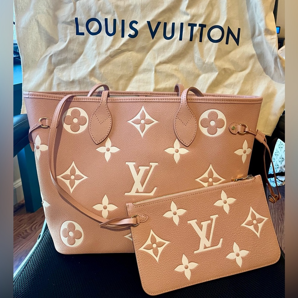 Brand new Louis Vuitton Empreinte Monogram Giant Neverfull MM Trianon Pink Cream